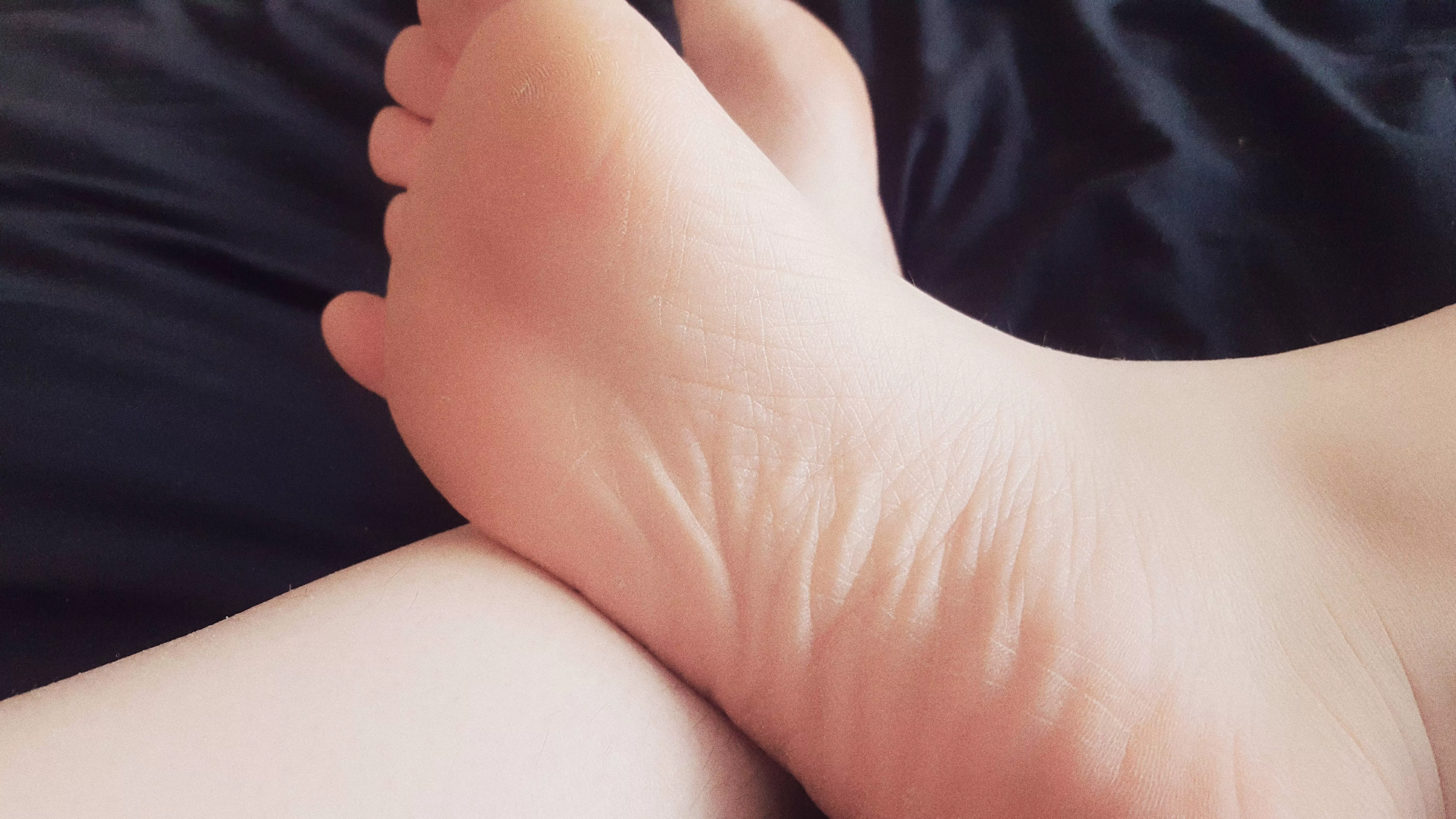 Who here likes feet?