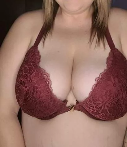 Who likes her new bra?