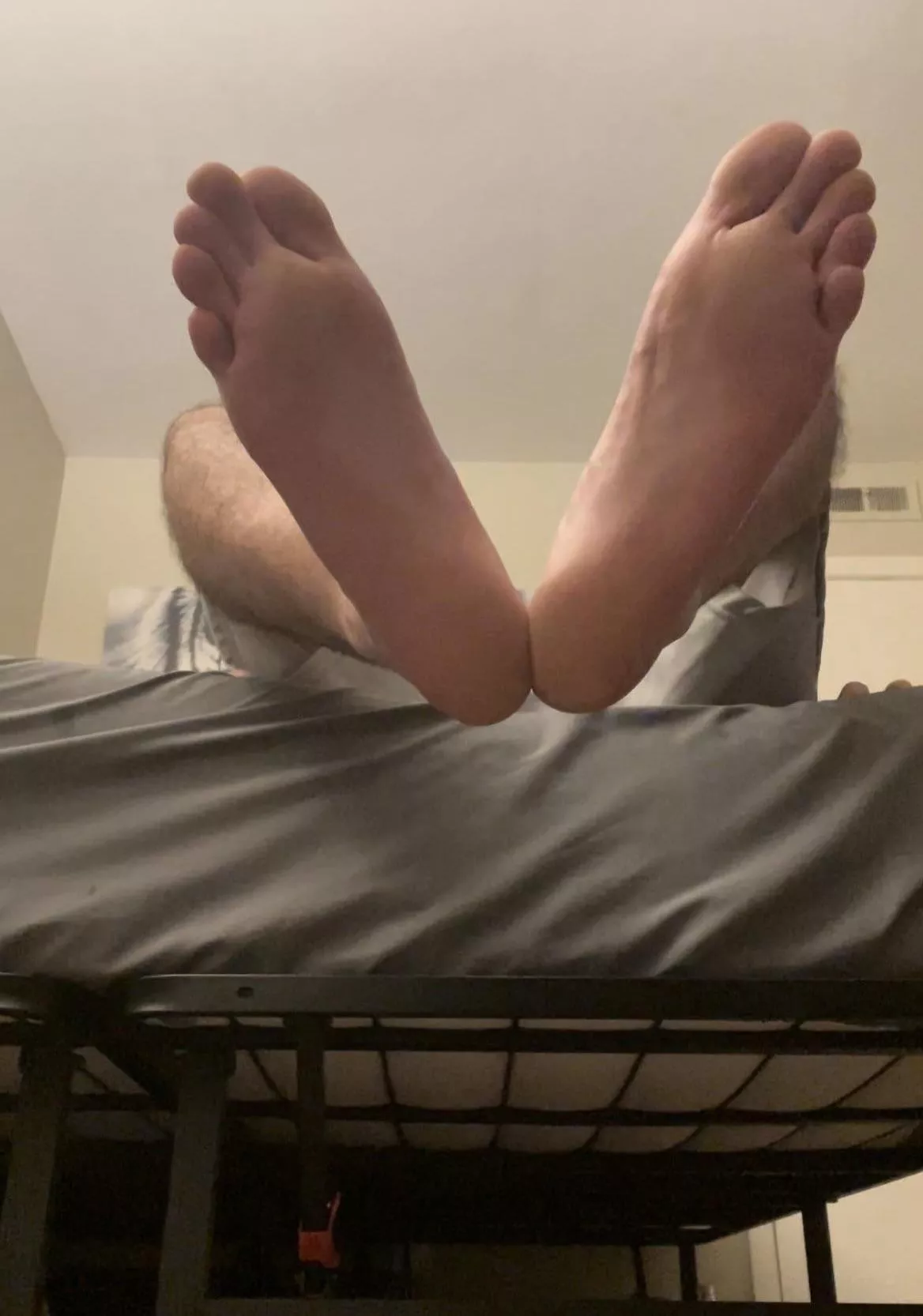 who likes long skinny feet ðŸ˜ˆ