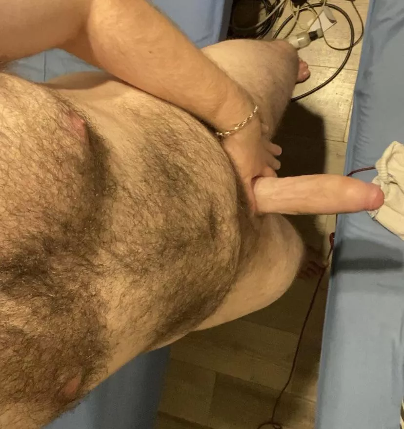 Who loves a dad bod and fat cock?