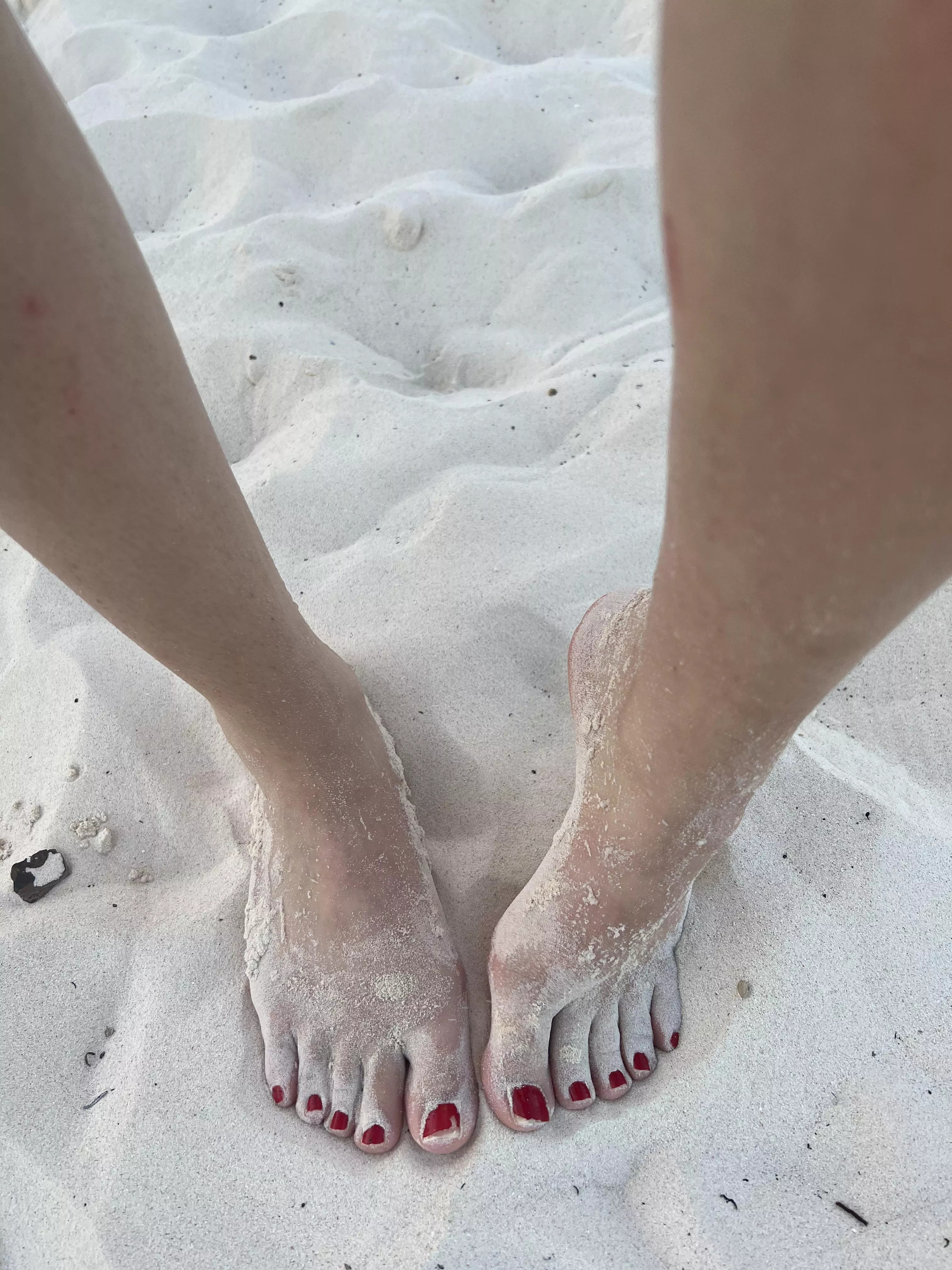 Who wants to clean my sandy feet? ðŸ‘…