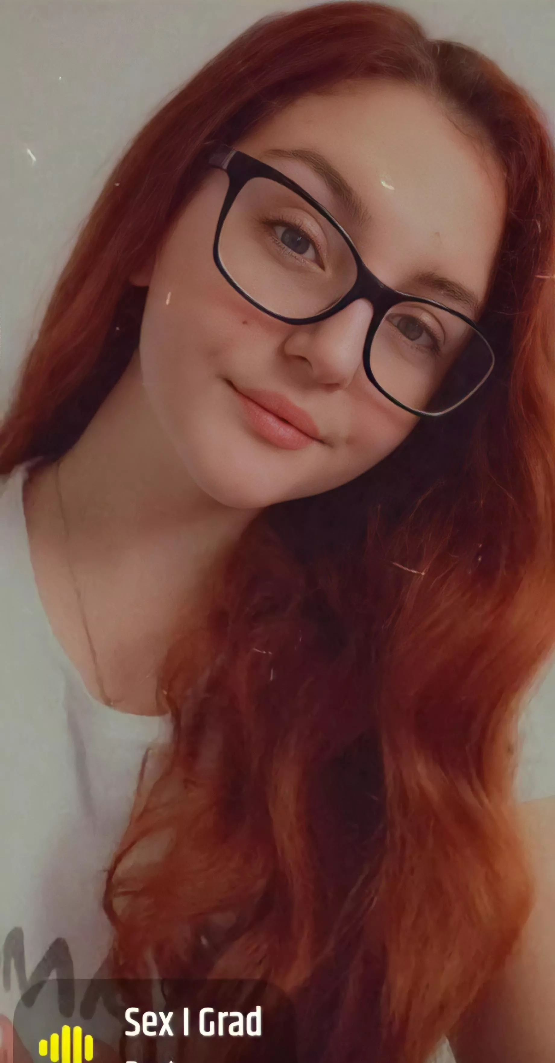 Who wants to give this beautiful redhead a facial she deserves