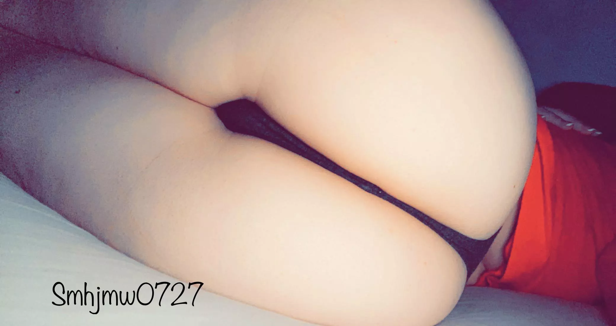 Who wants to handle all this ass? 🍑