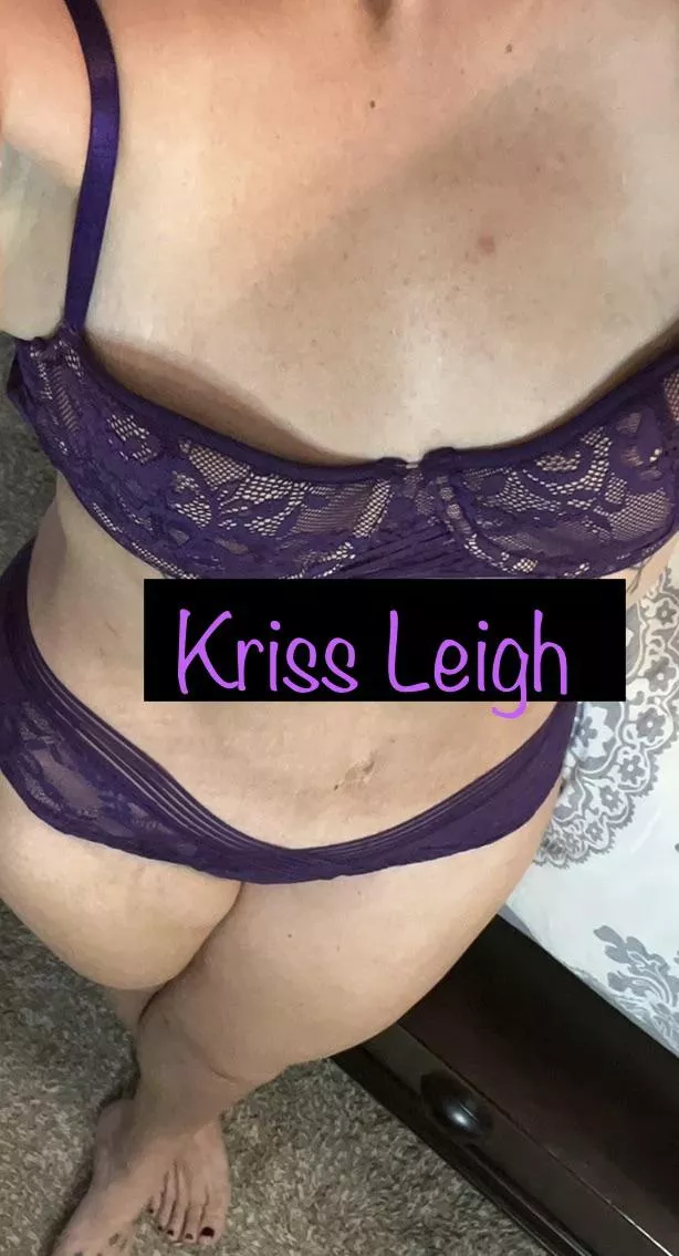 Who wants to have fun with me this lazy Sunday? ðŸ’•Open to Kink Friendly requests ðŸ˜ˆ DM for request.ðŸ˜˜[selling]