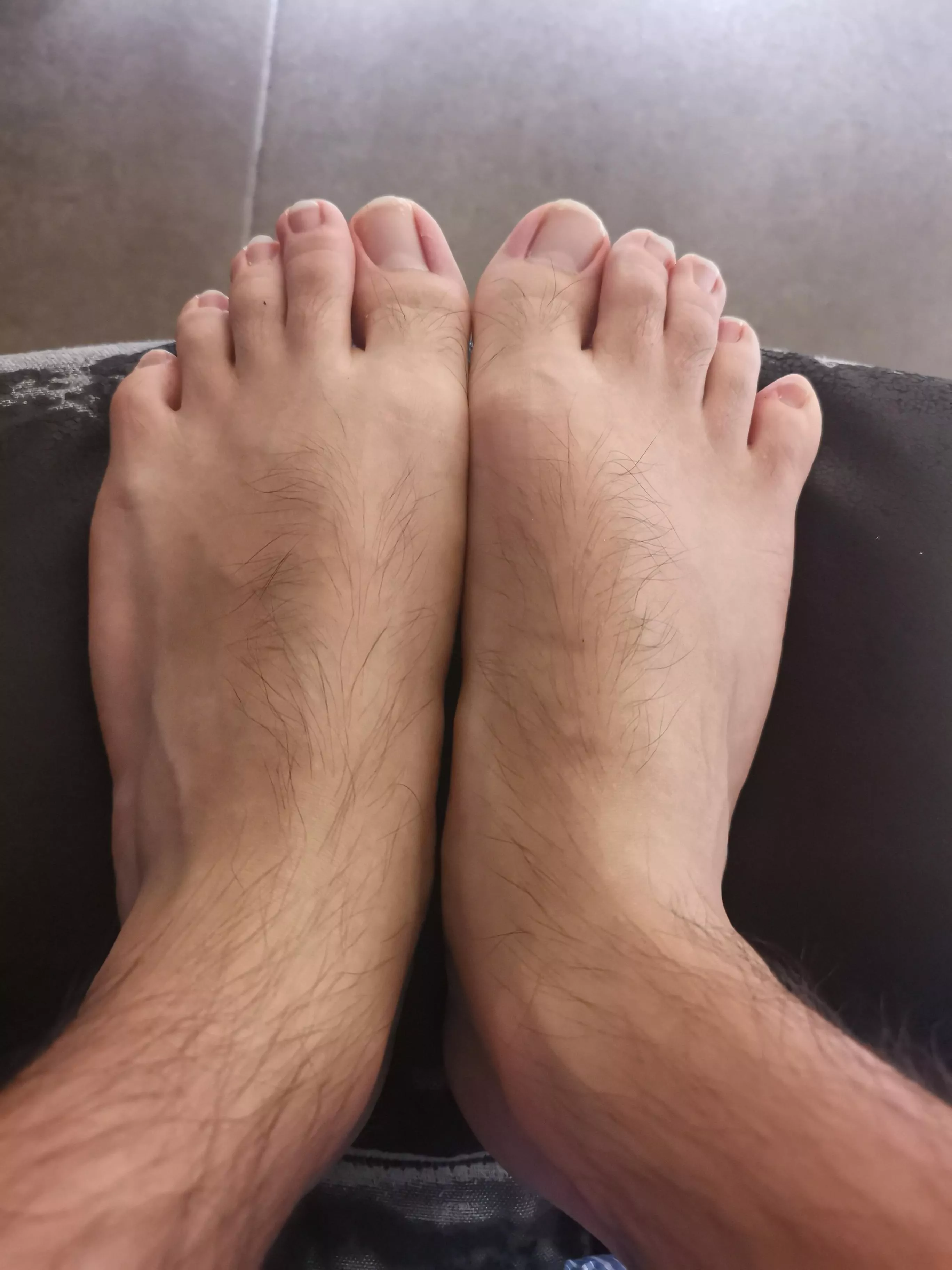 Who wants to rub my size 9.5 feet?