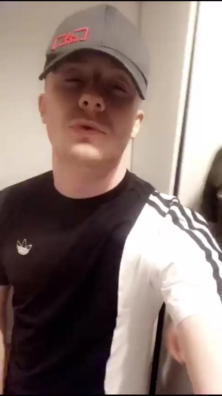 Who wants to see me get throatfucked by another scally today