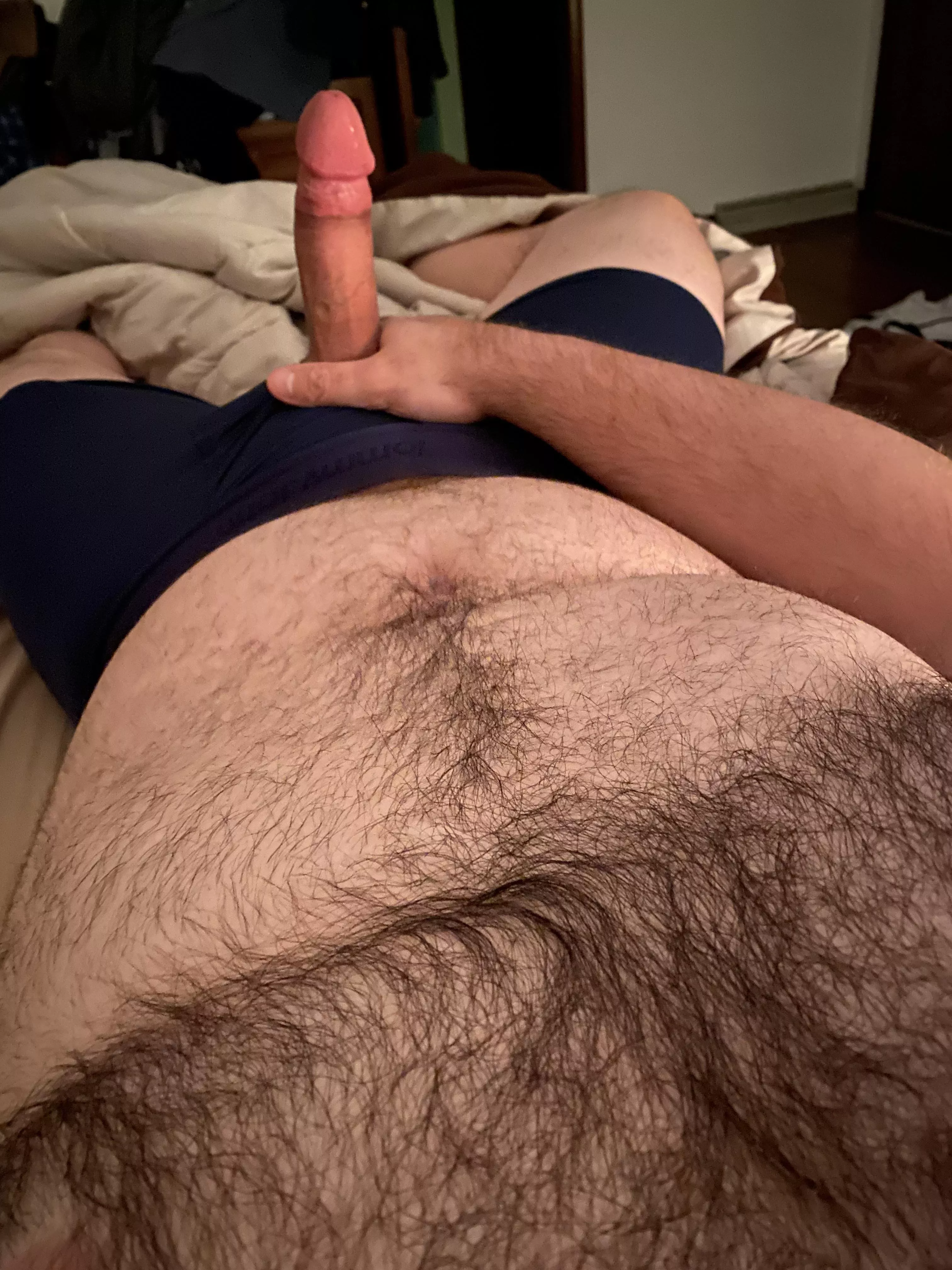 Who wants to suck off my morning wood before work?