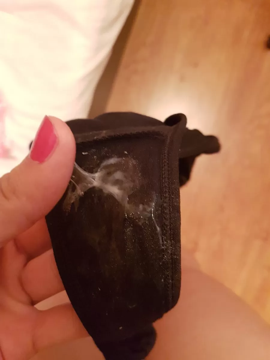 Who would clean my panties with tongue?