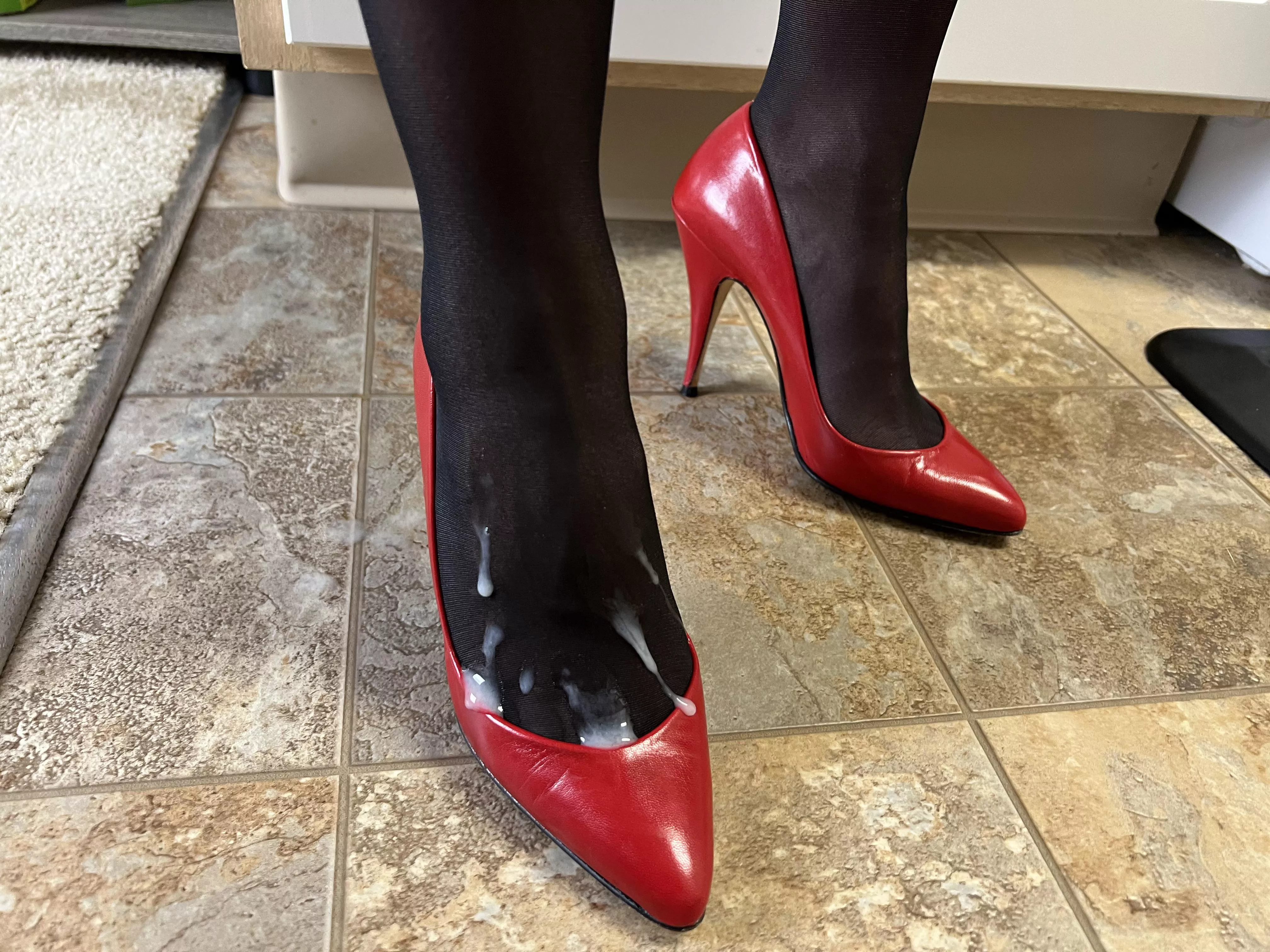 Who would milk all over my heels after fucking me?