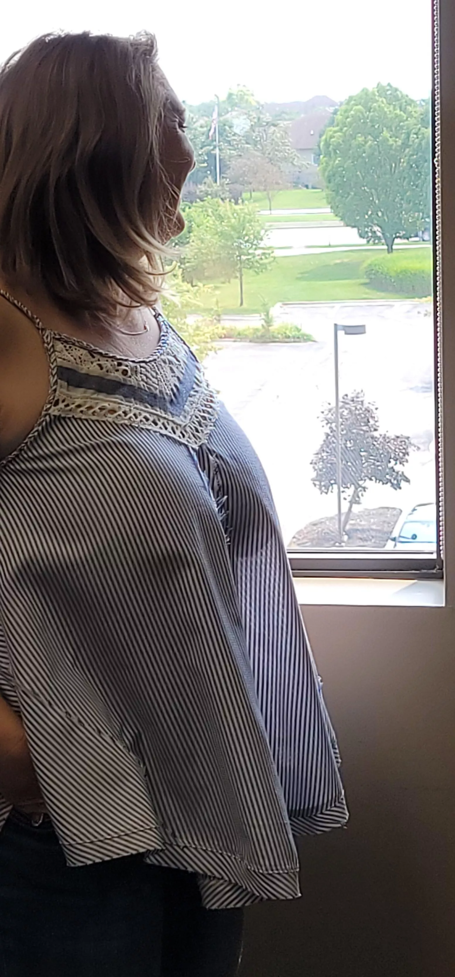 Wife's surprise office visit in a new top