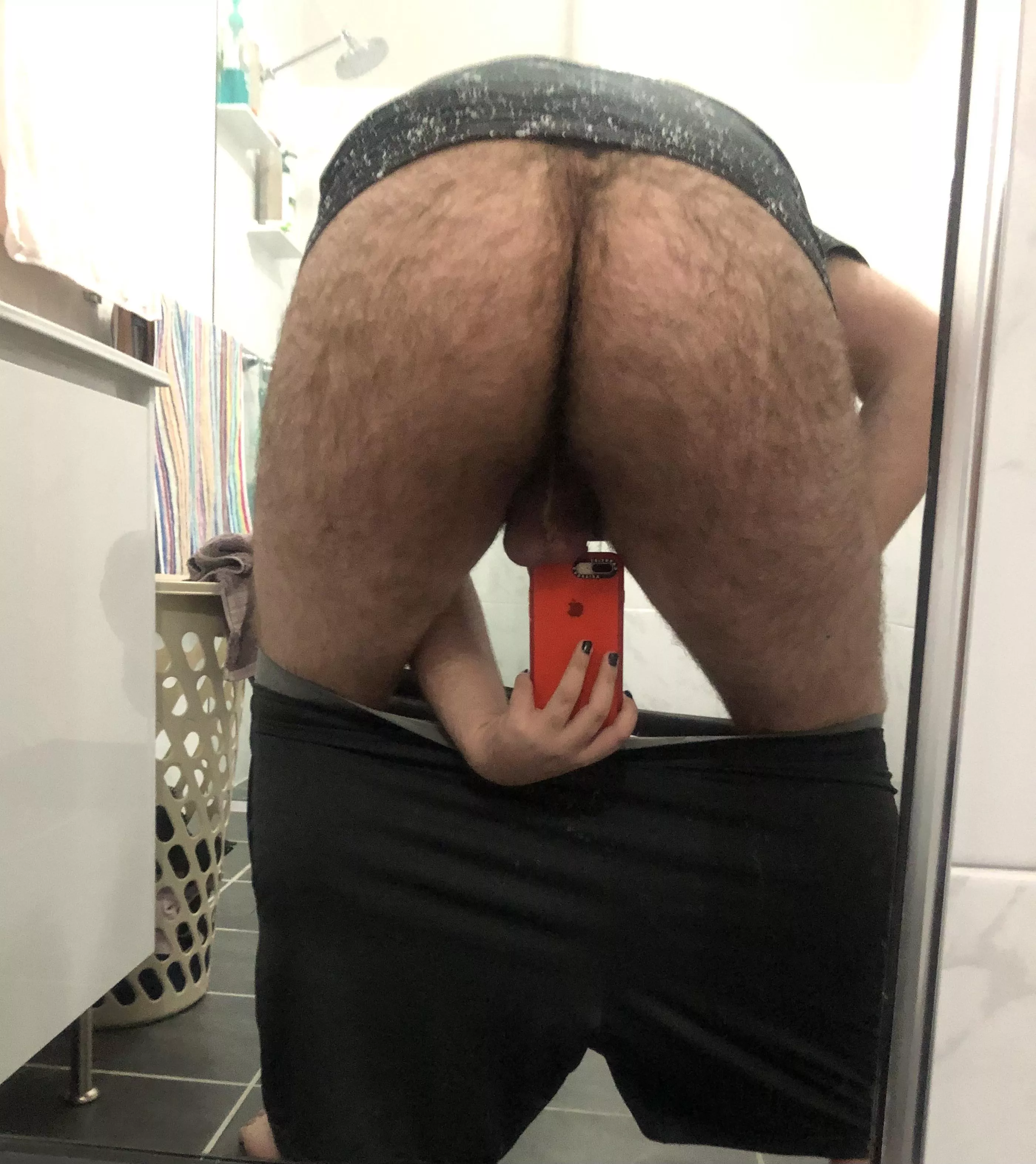 wish i had someone to breed this hairy ass~