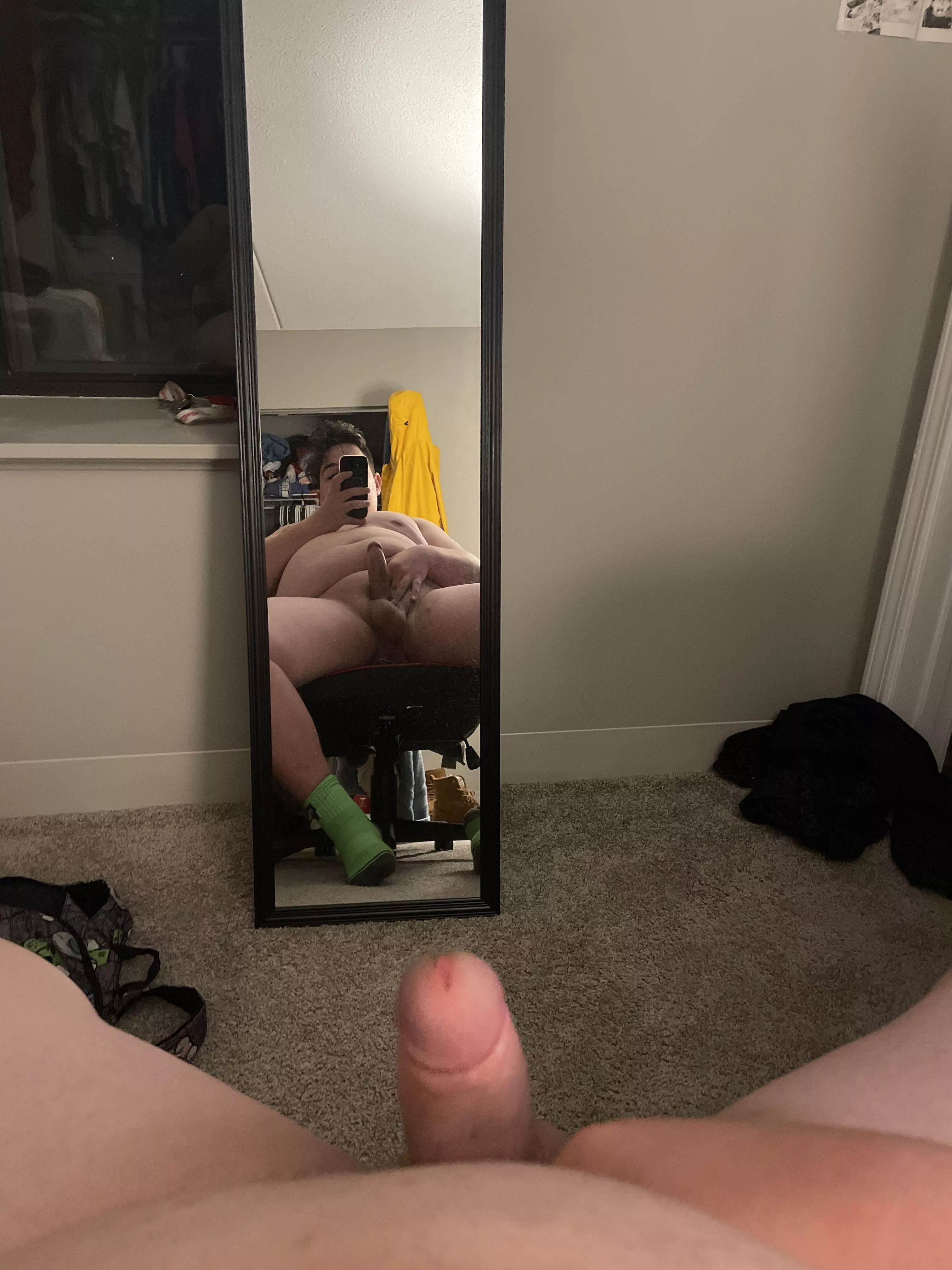 Wish I had somone on there knees sucking me rn