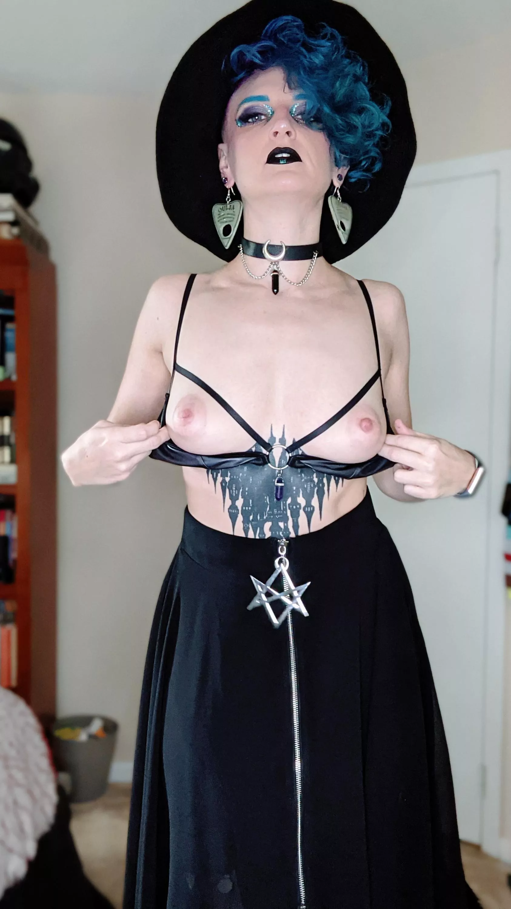 Witchy tits 💖