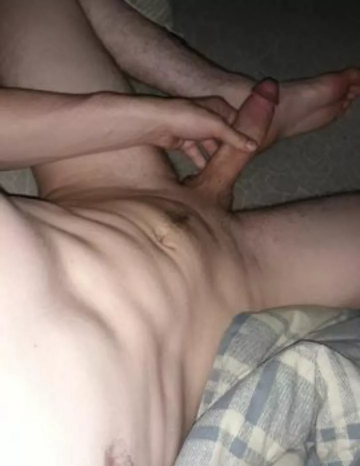 Woke up at 1am with an erection.....wish i woke up next to someone to hide it in [M]