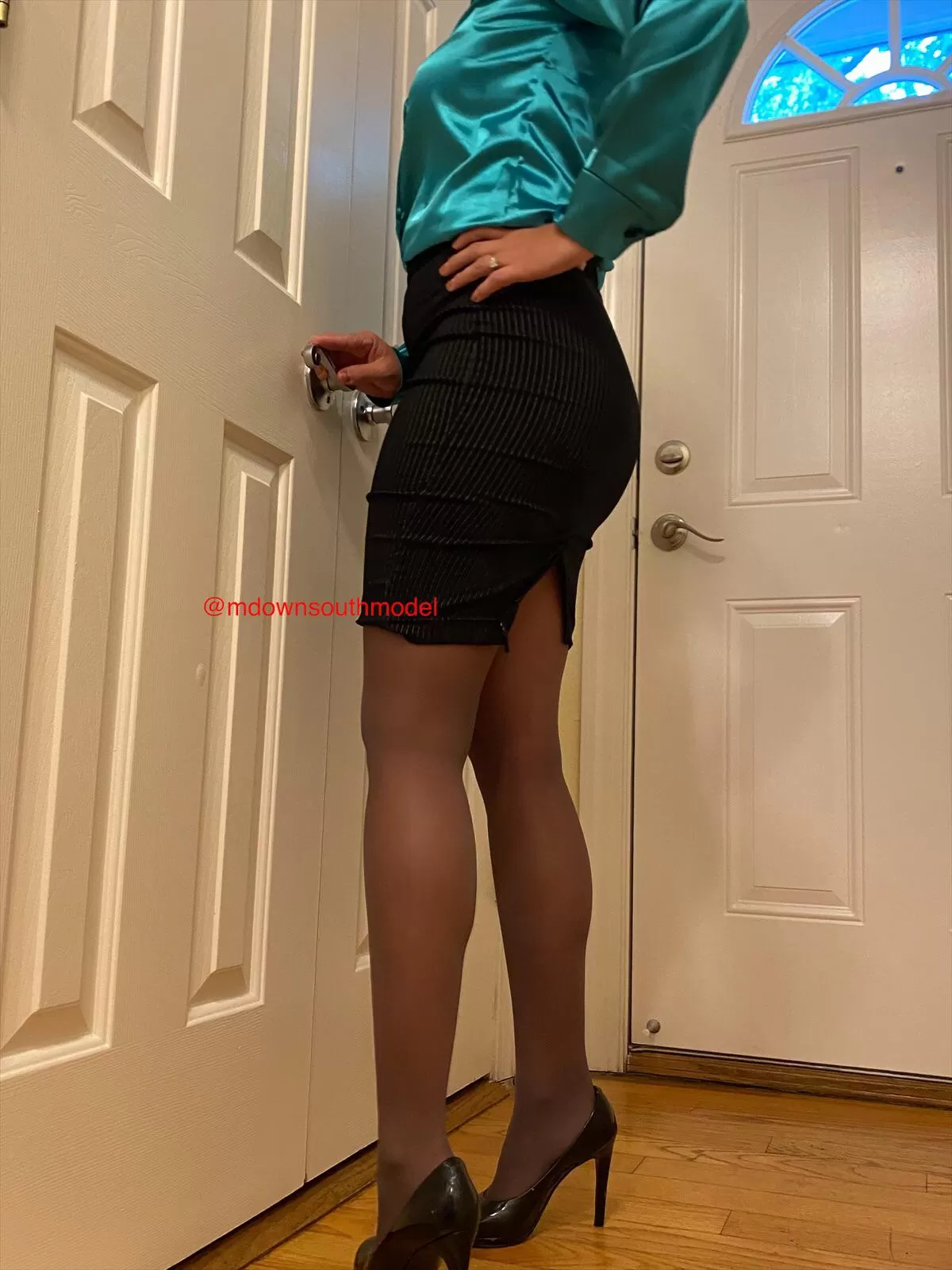 Wore this pencil skirt to the office the other day, got some nice compliments!