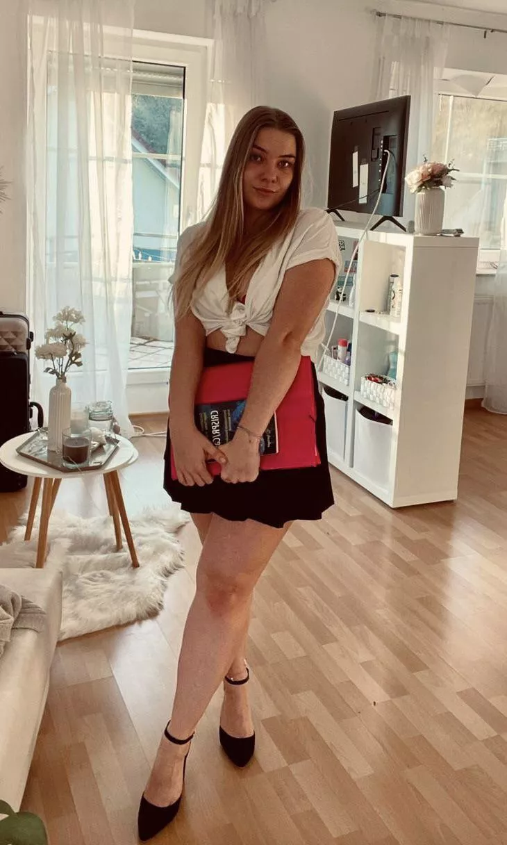 Would u fuck my girlfriend in the school ?