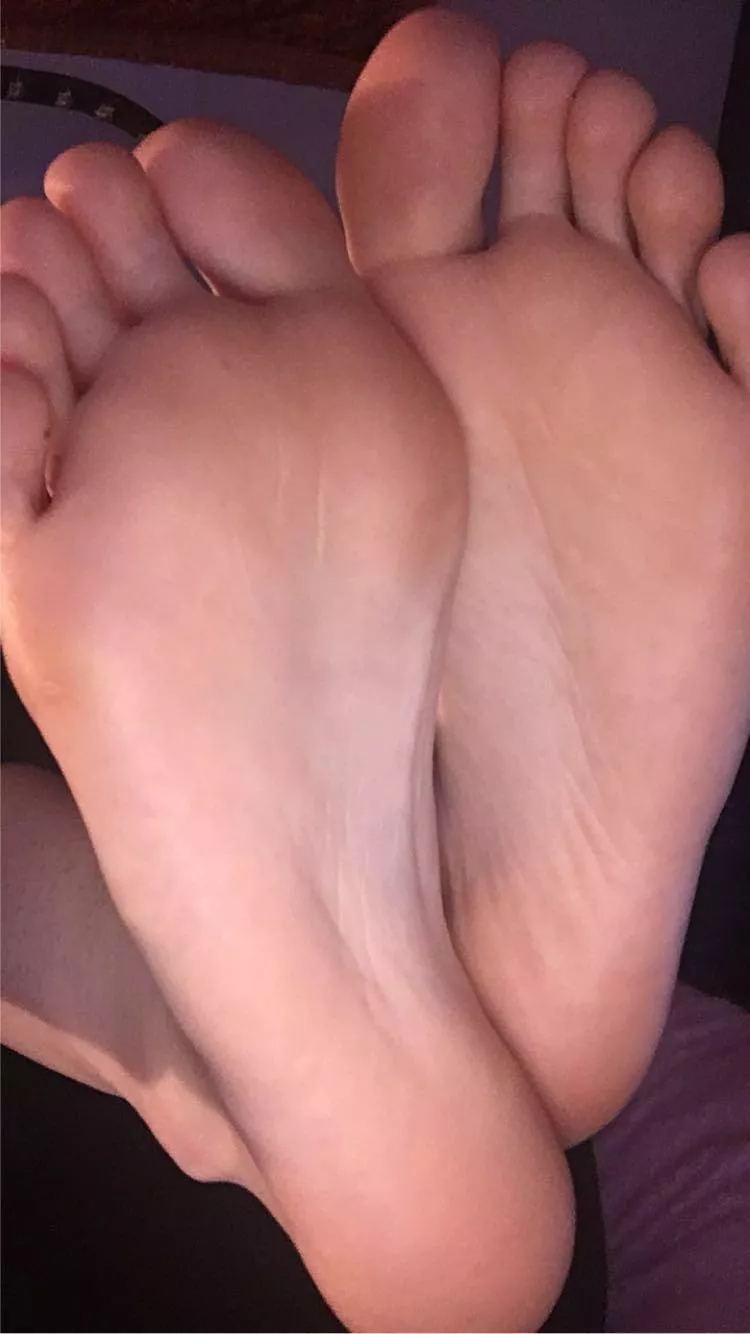 Would you cum on my solesðŸ˜«