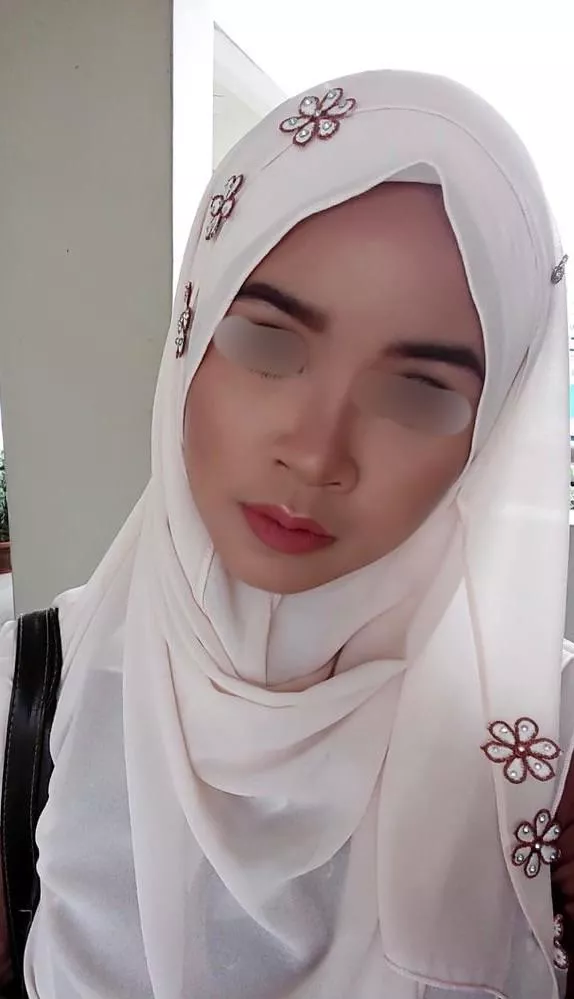 Would you force me to suck you while I wear my hijab ðŸ§•