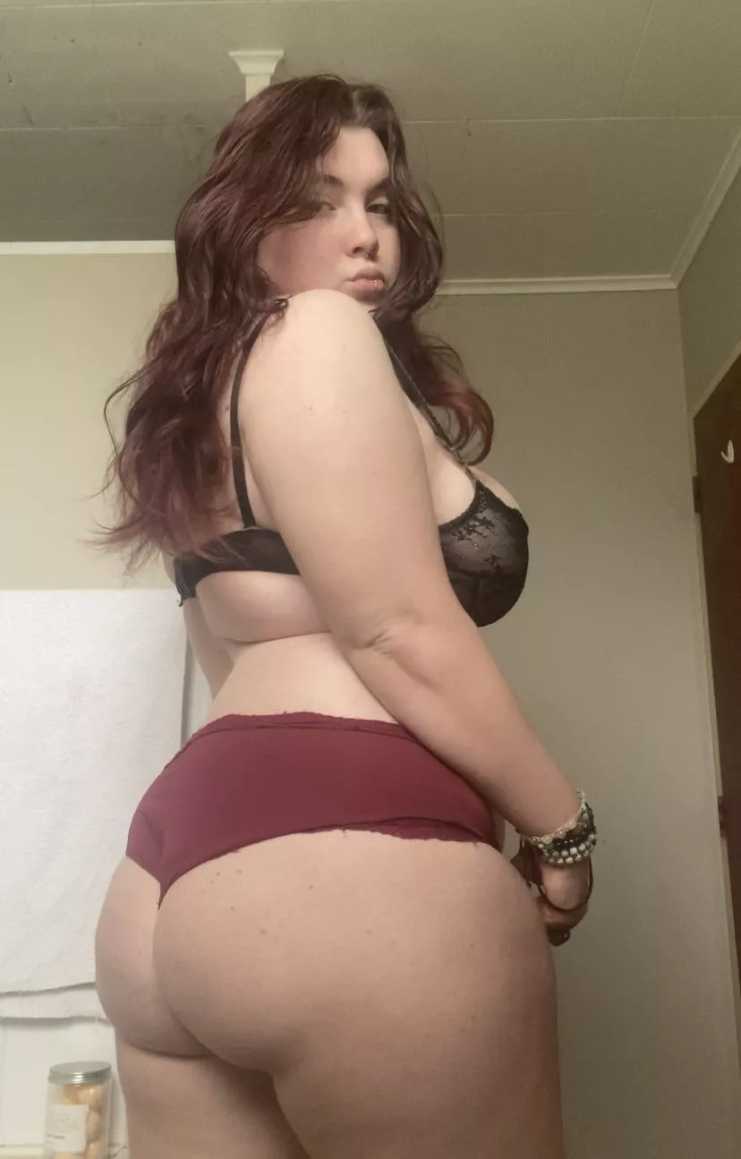 Would you fuck a chubby 02â€™ girlðŸ¥°ðŸ‘…