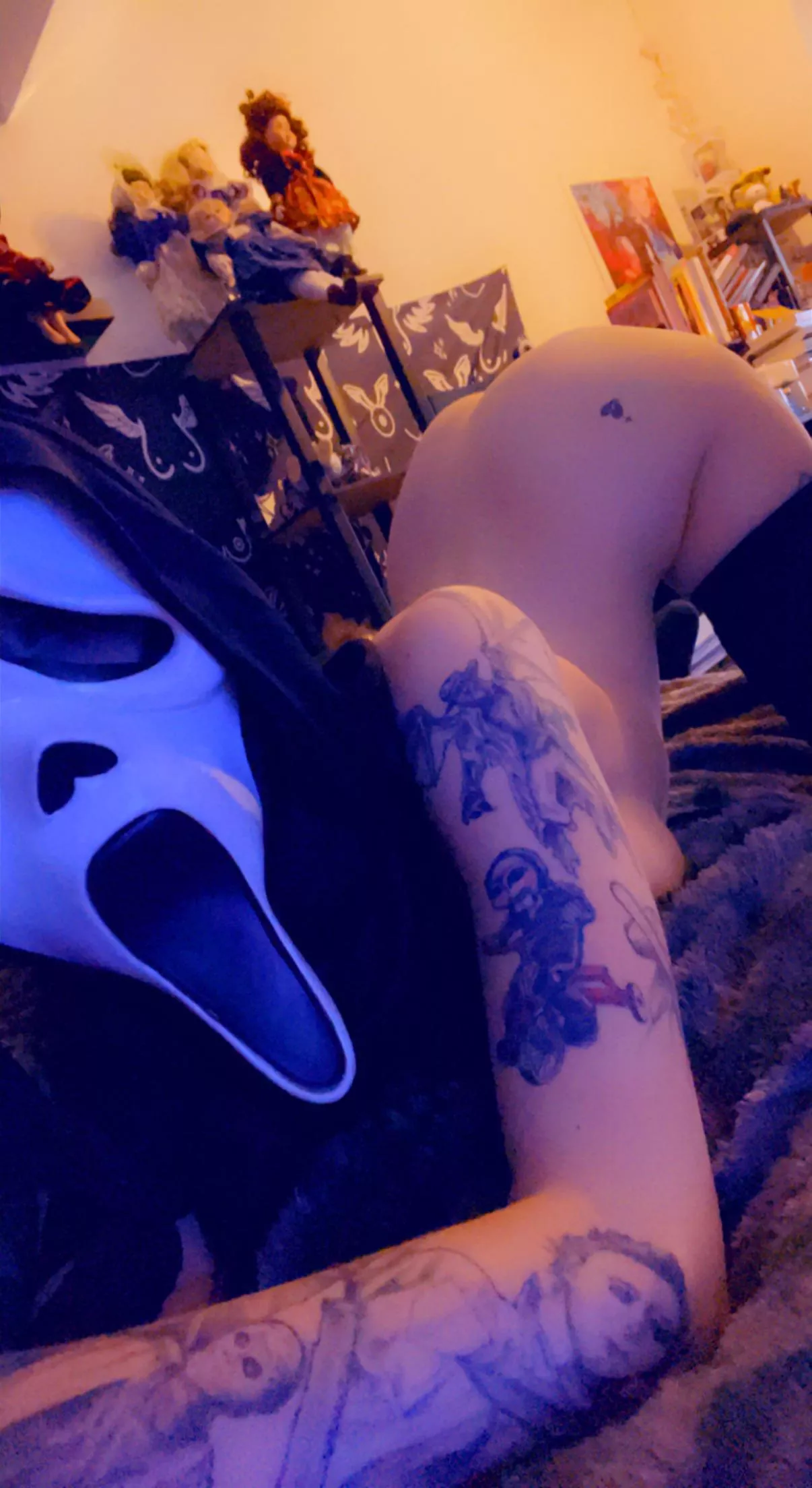 Would you fuck me in my scream mask?