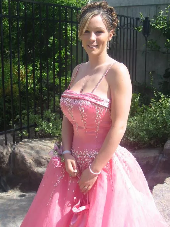 Wow! I wish she had been at my prom!