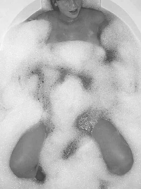 Wrapped in a cloud of bubbles