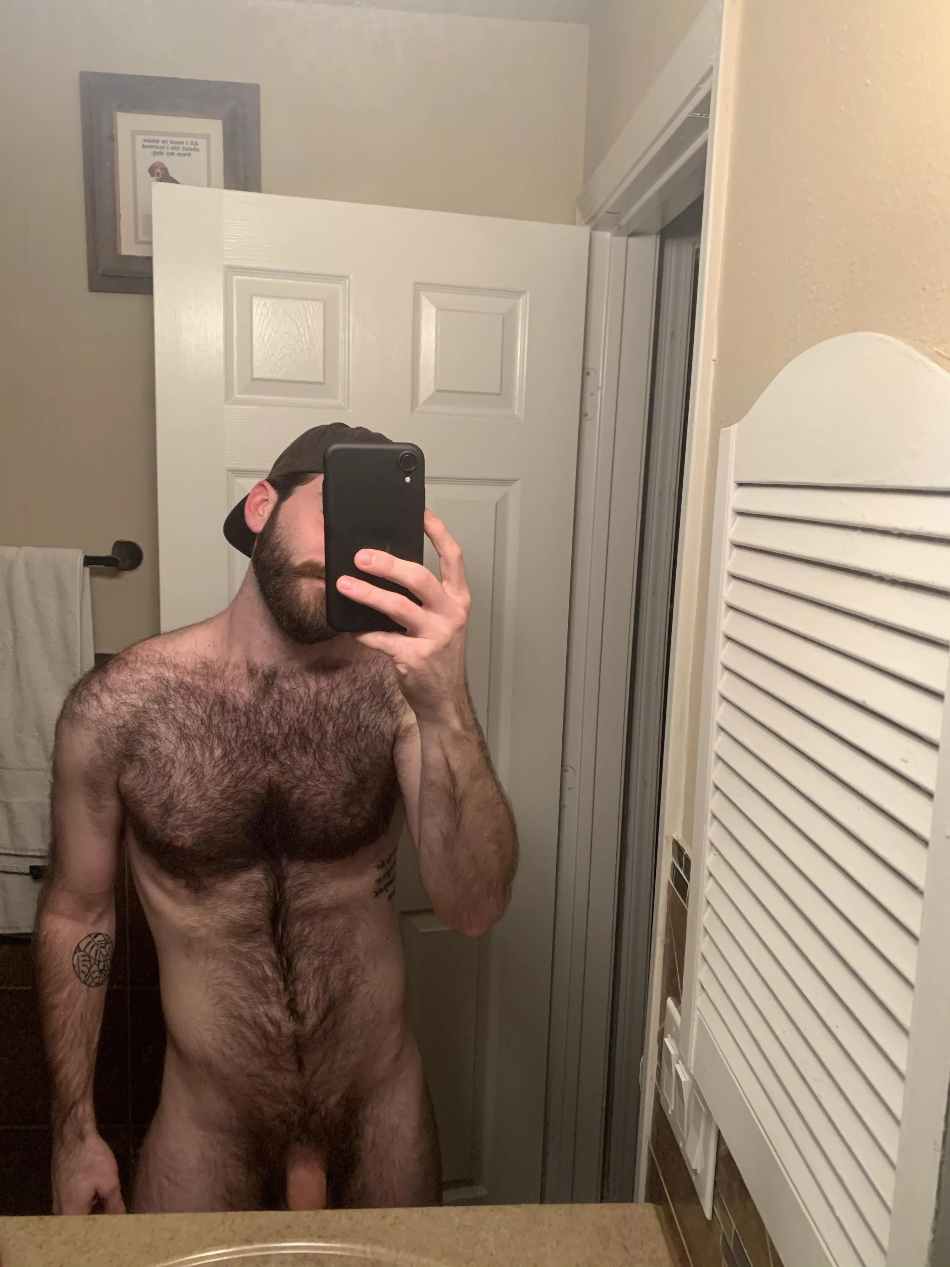 Yâ€™all into hairy bros? ðŸ˜ˆ