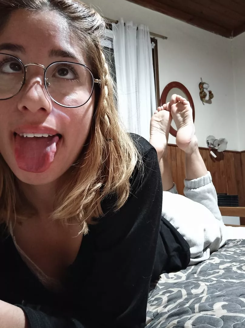 You seem to like ahegao in this pose so here's more for you 😘