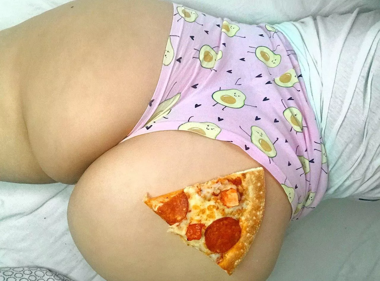 you want my pizza?😝