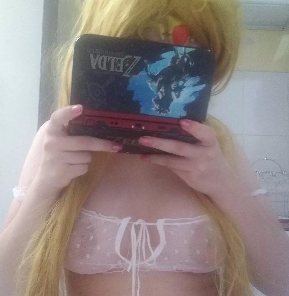 Zelda is my favorite game :D [F]